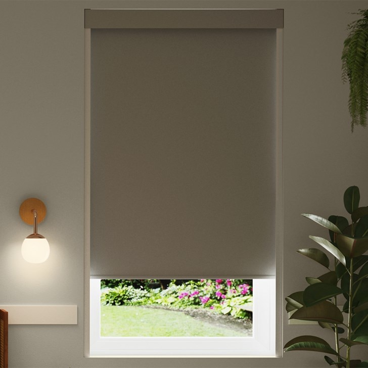 Color: Catania Mist; Bottom Rail: Square Hem Bar; Light Blockers: Grey